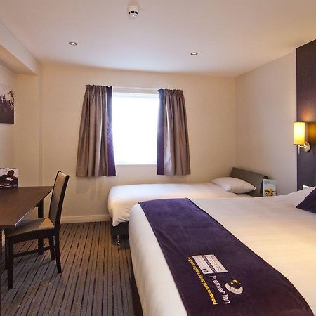 Premier Inn Exeter Exterior photo