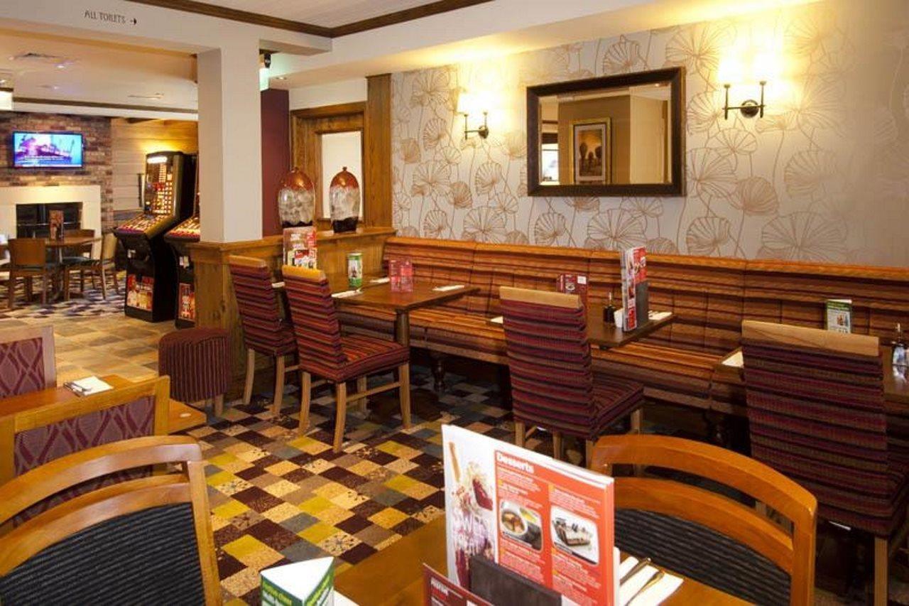 Premier Inn Exeter Exterior photo