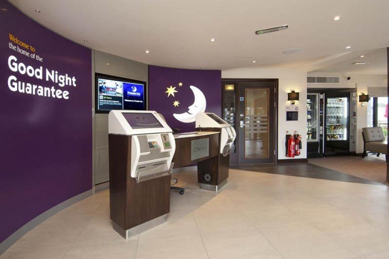 Premier Inn Exeter Exterior photo
